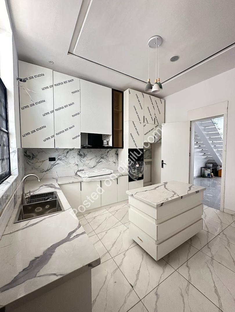 Sleek Smart Home: 4BR Duplex w/BQ in Prime Ajah