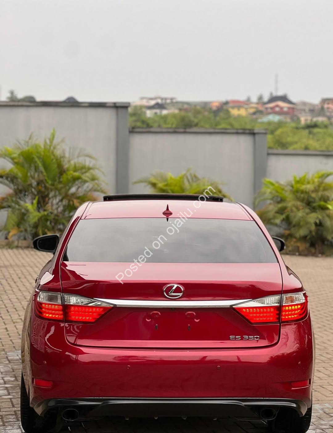 Immaculate 2015 Lexus ES350: Full Option, 1 Owner