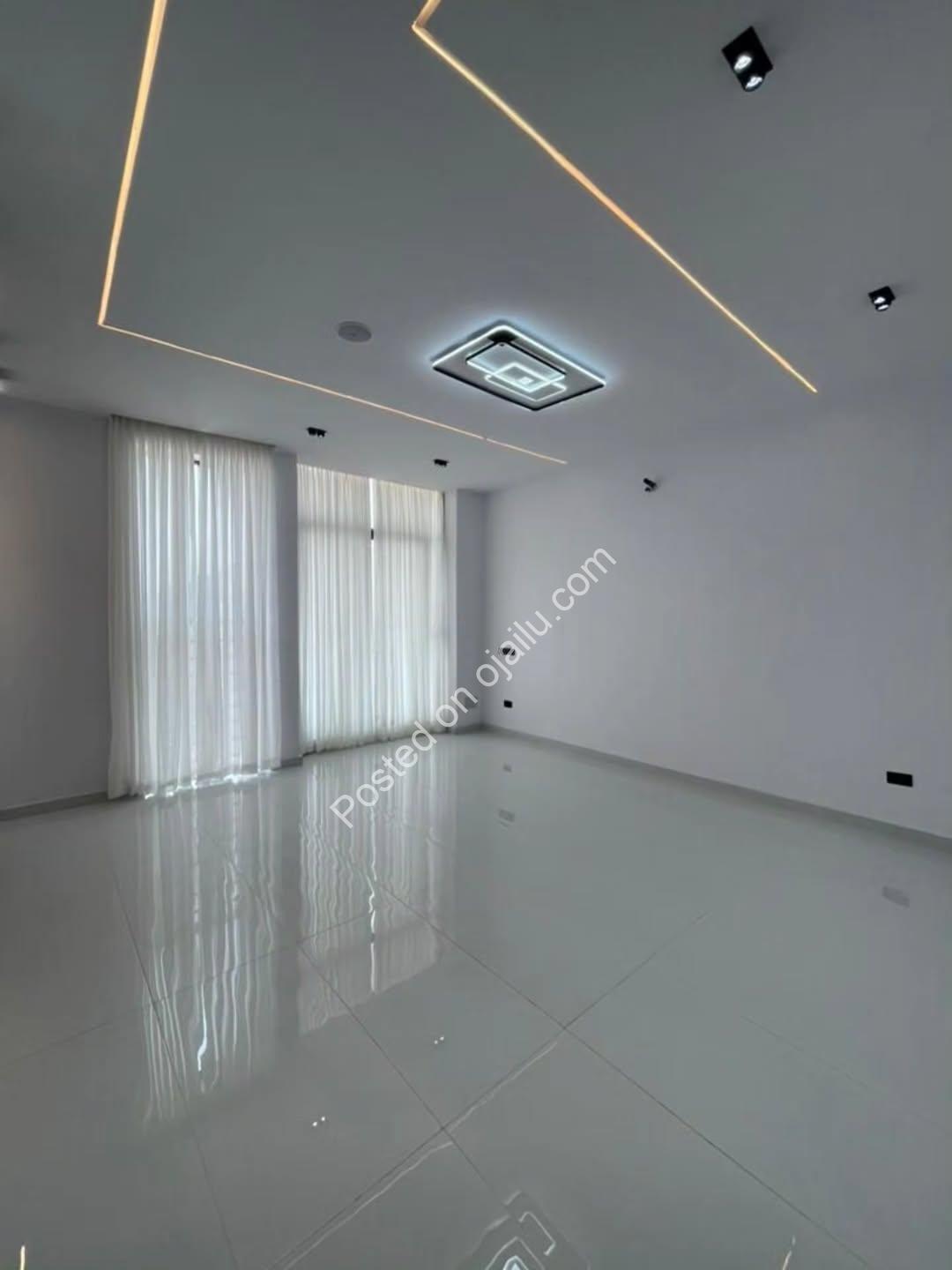 5-Bedroom Oasis with Pool & BQ in Prime Lekki