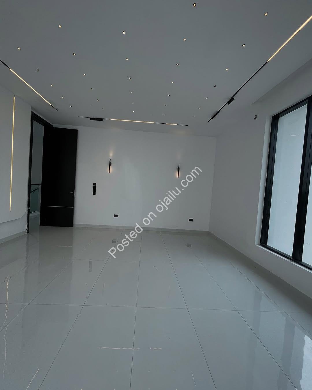 5-Bedroom Haven in Chevron: Luxury Living Awaits