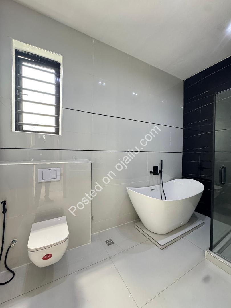 Exclusive 5-Bed Dulex with Private Pool in Lekki