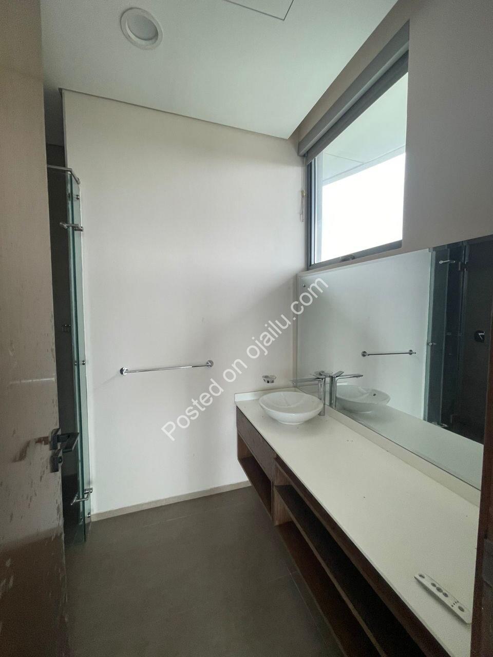 Bourdillon’s 21st-Floor Sky Palace Awaits