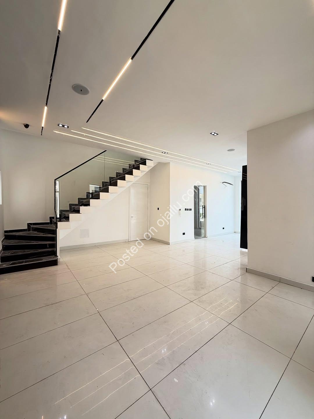 Lekki’s Ultimate 5-Bedroom Estate Haven