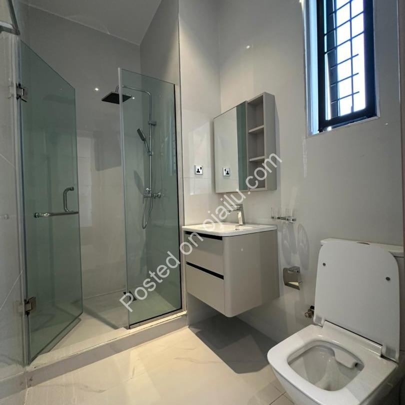 Exquisite 5-Bedroom Dulex with Pool in Prime Lekki