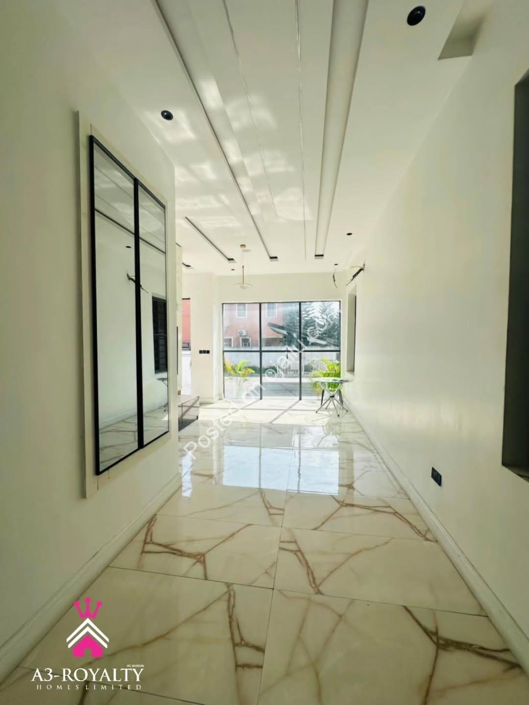 Luxury 5-Bed Duplex with Pool in Chevron Lekki