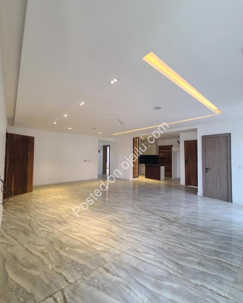 Sleek Agungi Gem with Pool & Gym