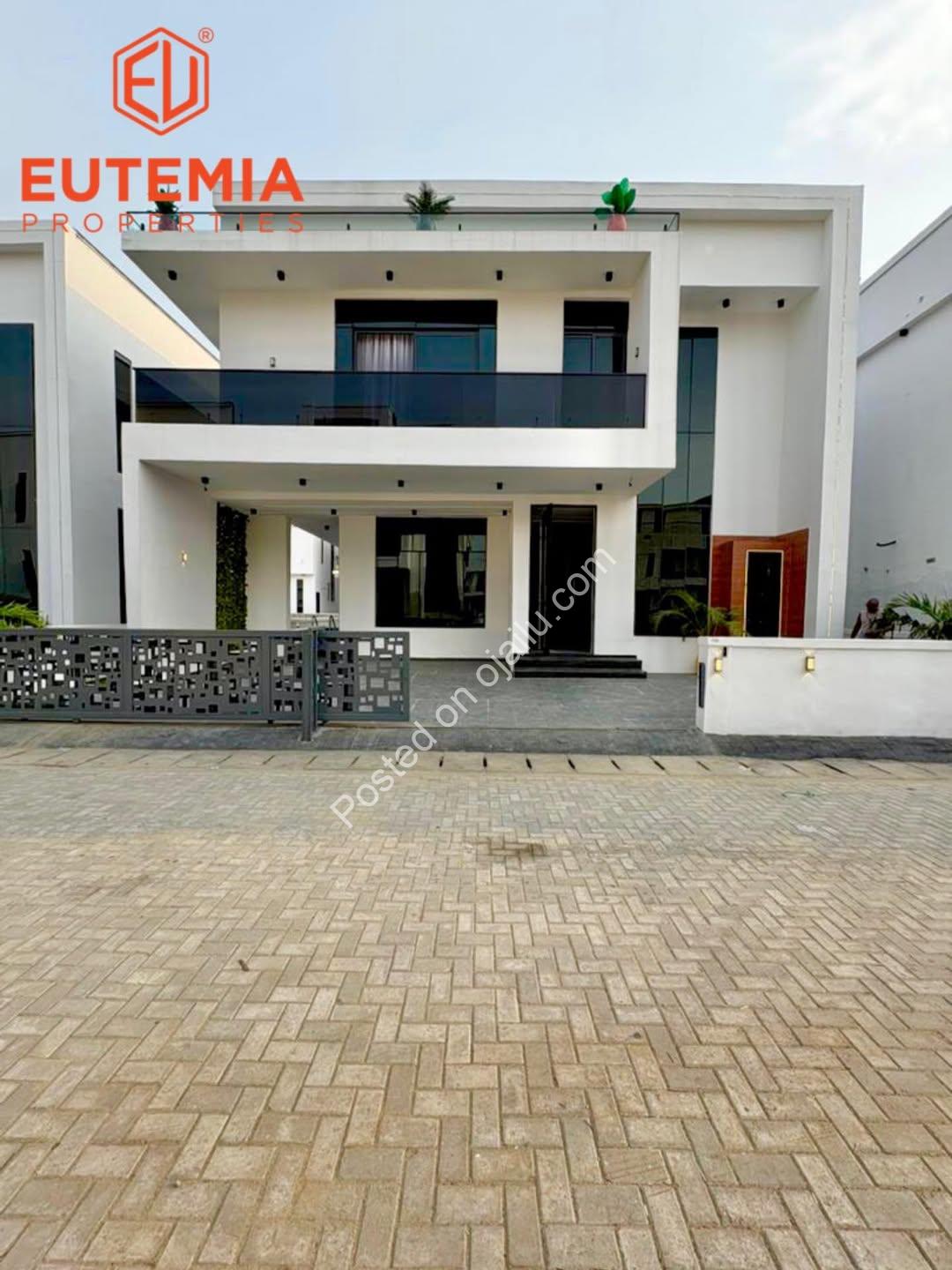 Serene 5-Bed Duplex with Pool & Cinema in Lekki