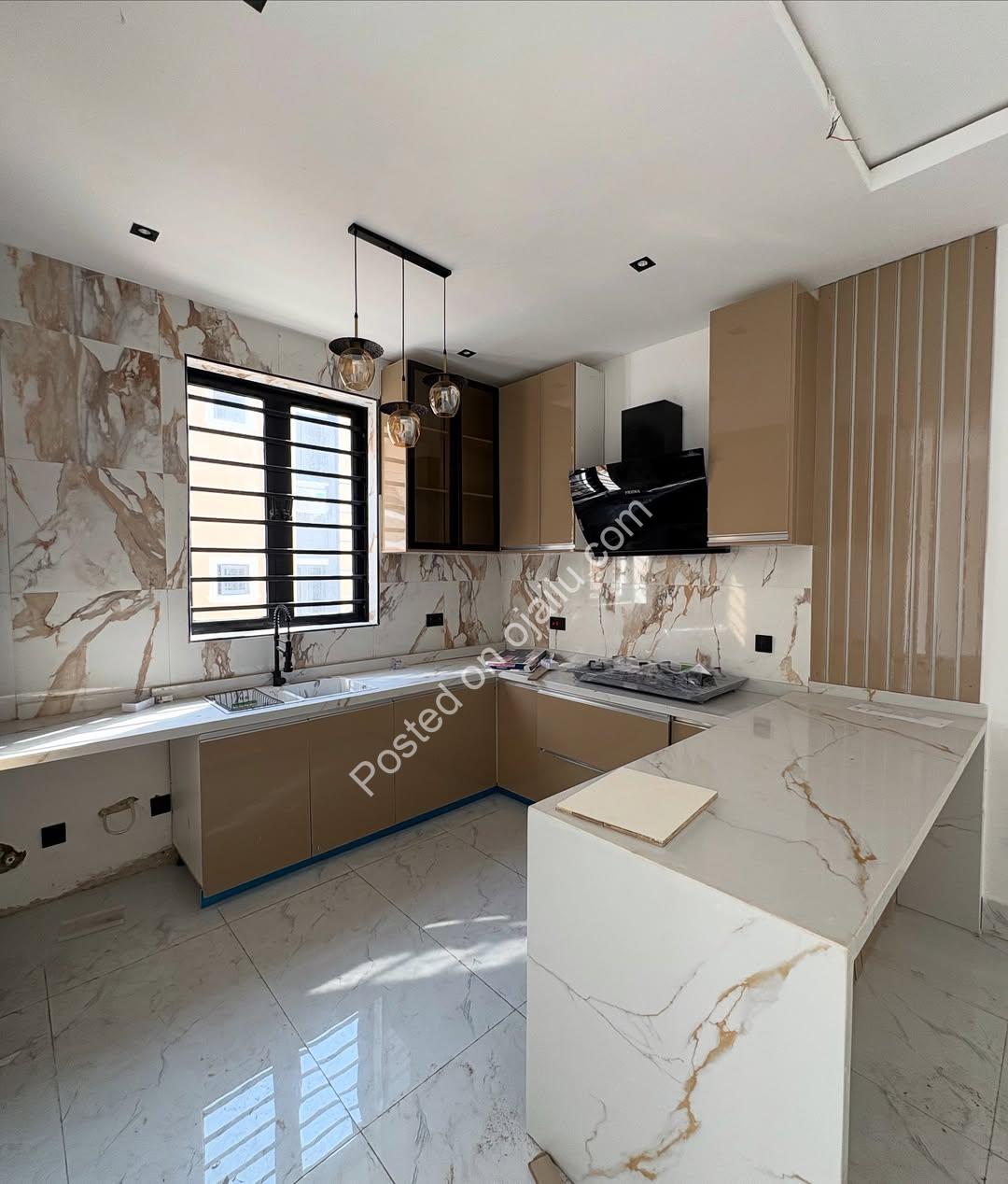 Lekki Phase 1 Gem: Spacious 2-Bed, All En-Suite