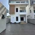 Exquisite 5-Bedroom Dulex with Pool in Prime Lekki