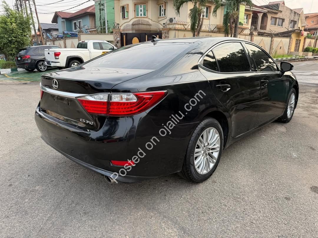 Luxury Sedan Perfection: 2014 Lexus ES350