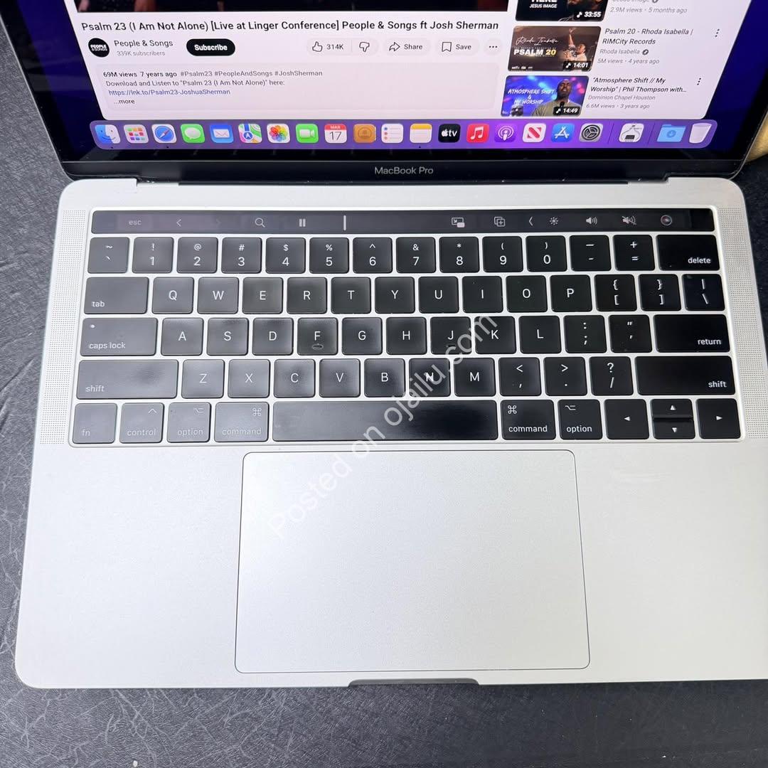 Unleash Power: 2017 MacBook Pro w/Touch Bar & 512GB SSD