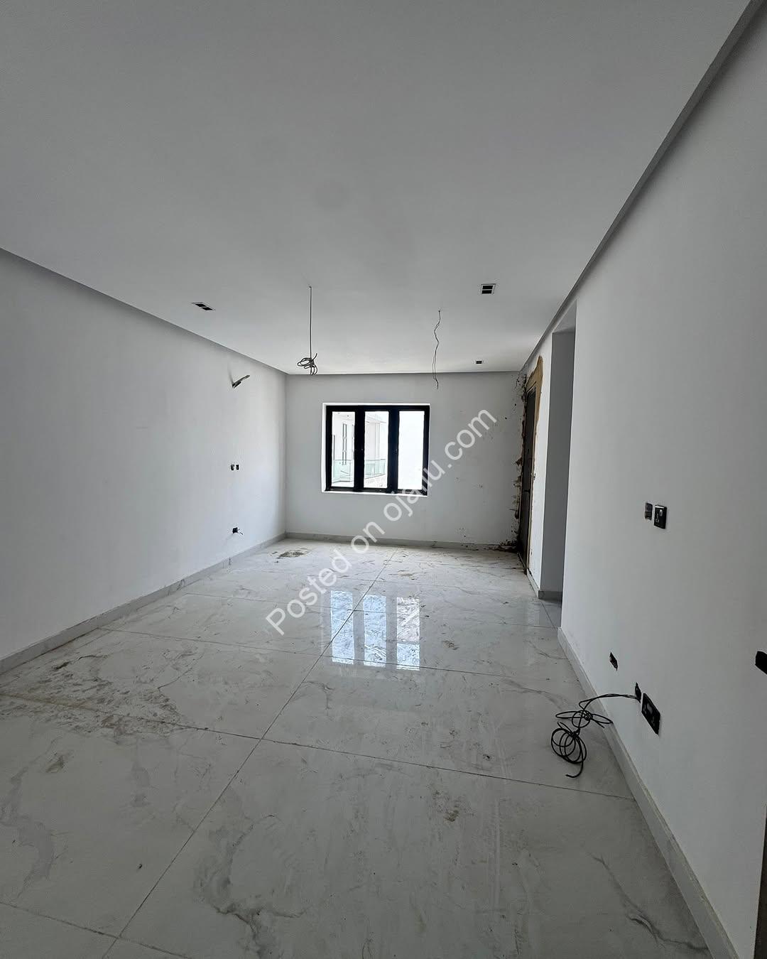 5-Bed Lekki Haven: Pool, En-Suite Bliss & Luxury Amenities