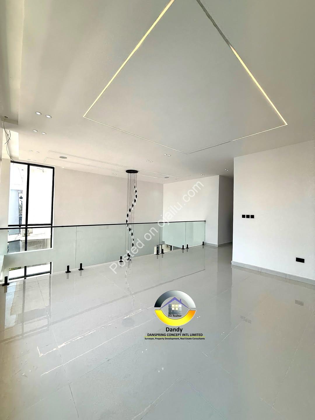 Opulent 5-Bed Duplex with Pool, Cinema & Rooftop Terrace