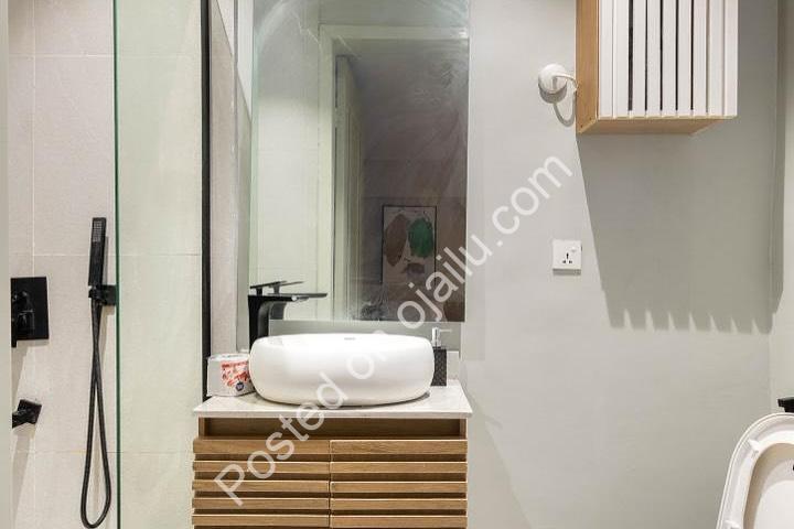 Luxury 2-Bed with Gym & 24/7 Power in Lekki