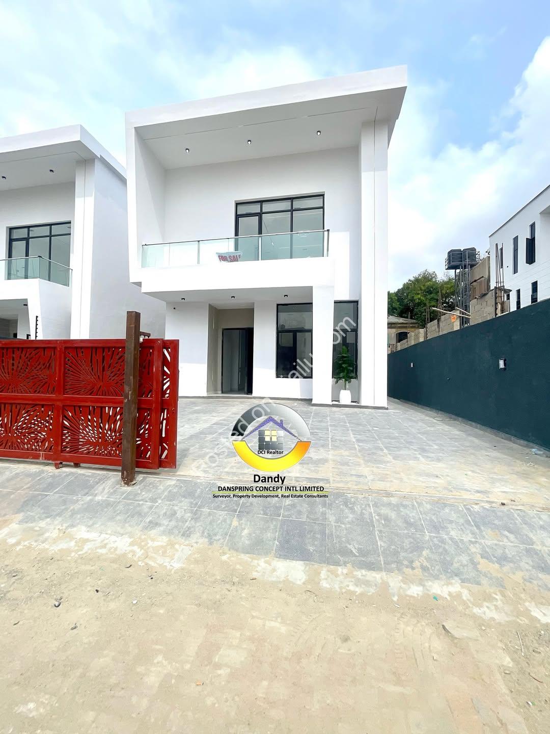 5-Bedroom Haven with Pool in Lekki’s Elite Chevron