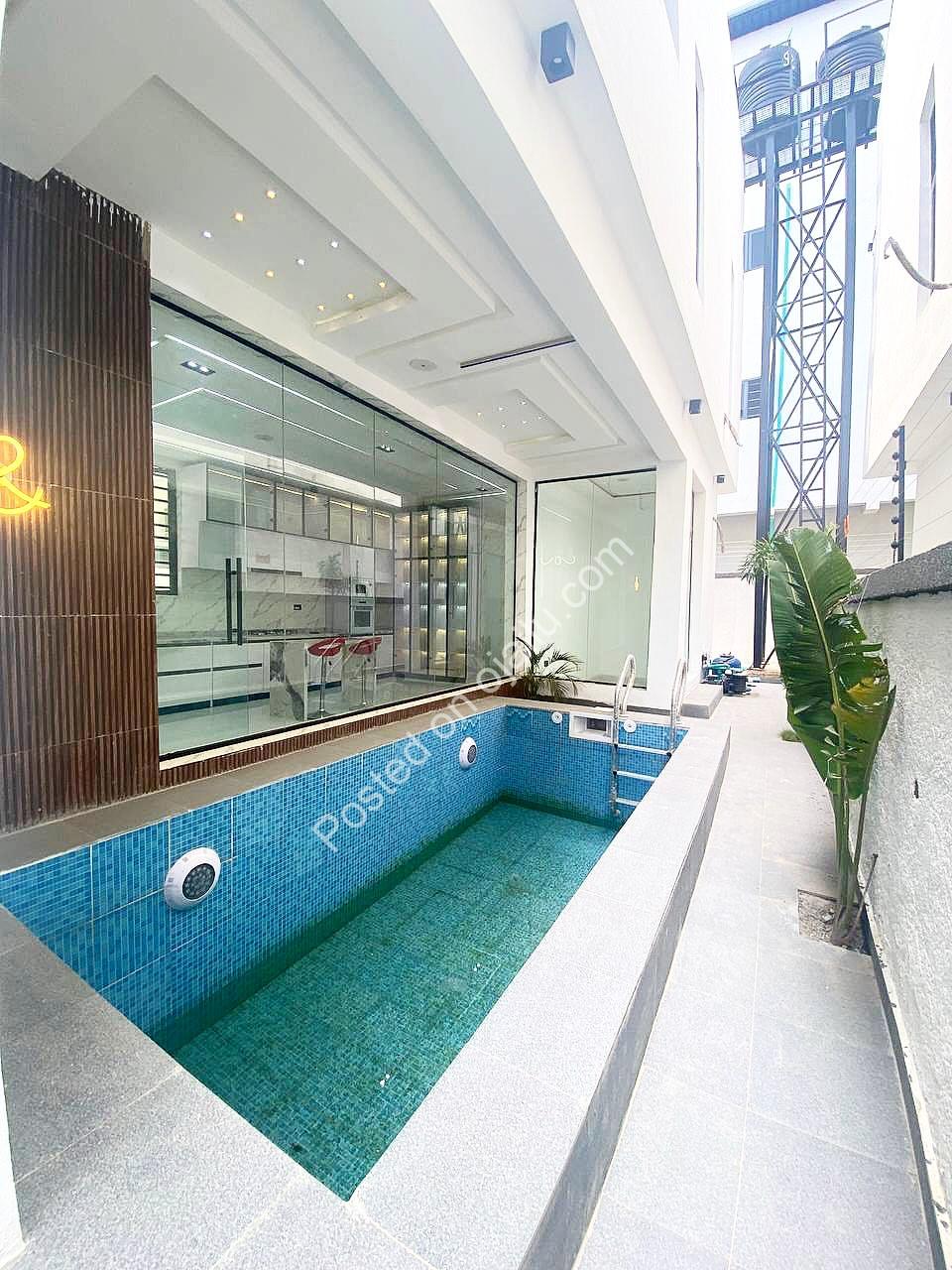 Lekki’s Ultimate 5-Bedroom Estate Duplex with Private Pool