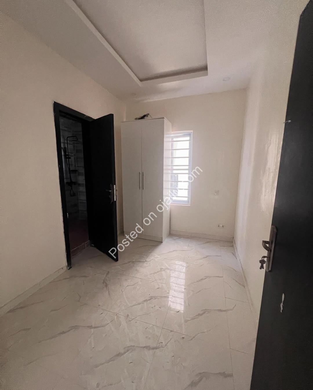 Luxury Ikota Haven: 3-Bed Poolside Duplex