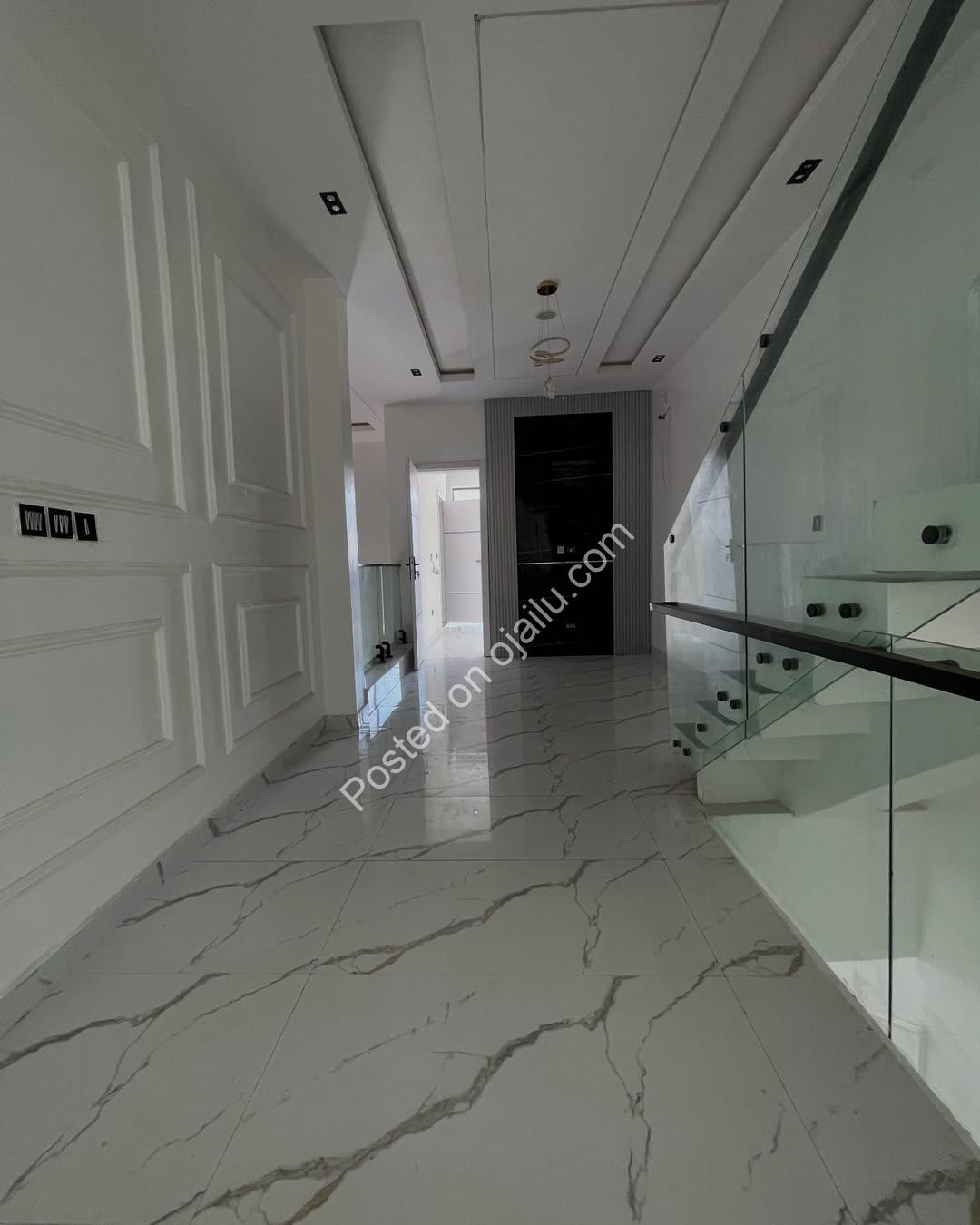 Lekki’s Ultimate 5-Bedroom Duplex with Rooftop Escape