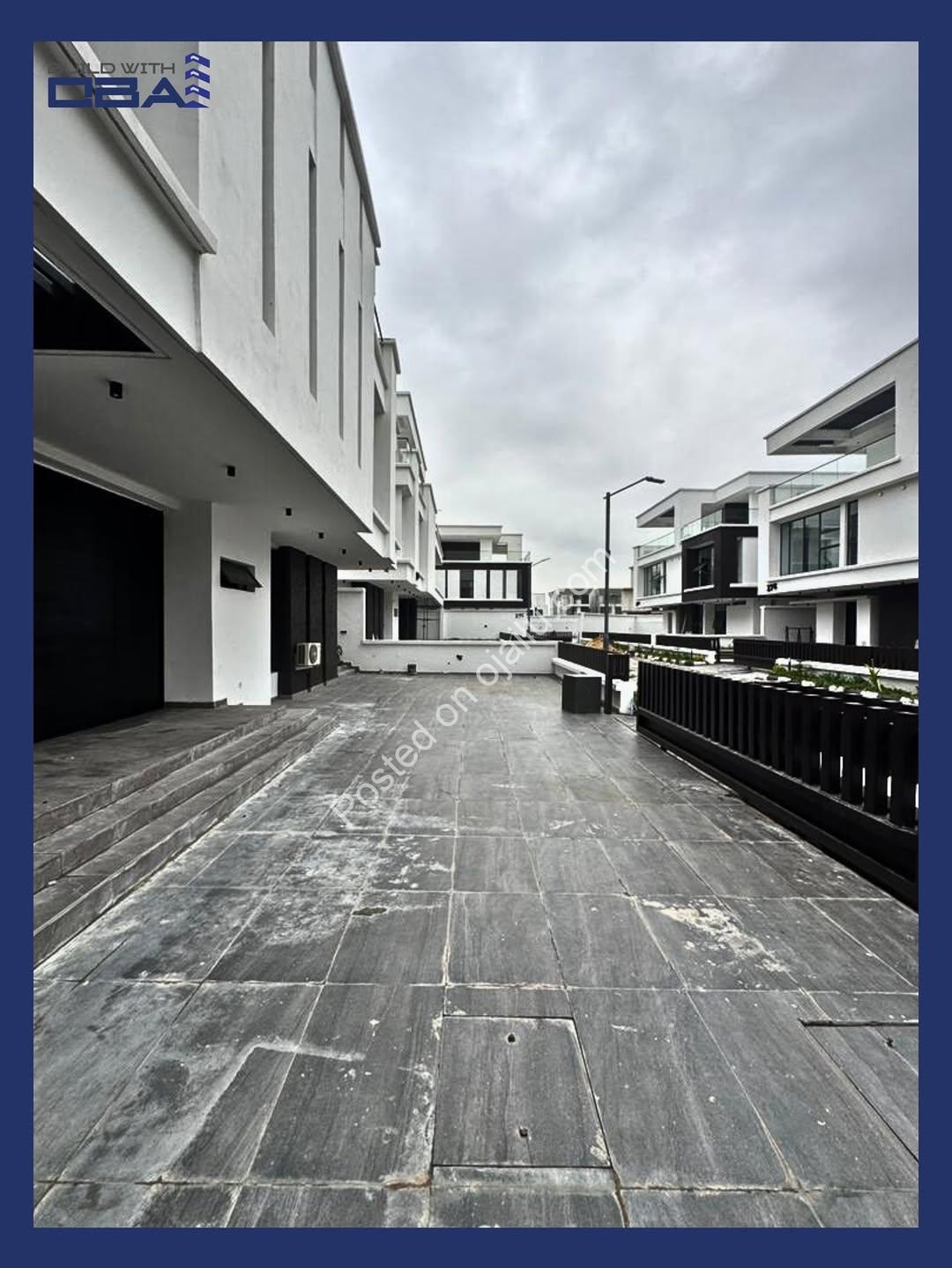 Osapa’s Grand 5-Bed Mansion with Private Pool & Cinema