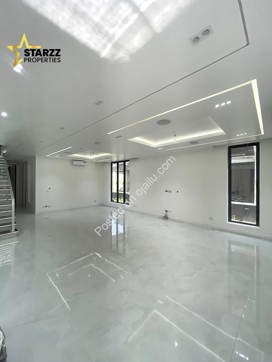 5-Bed Ikate Palace with Rooftop Oasis