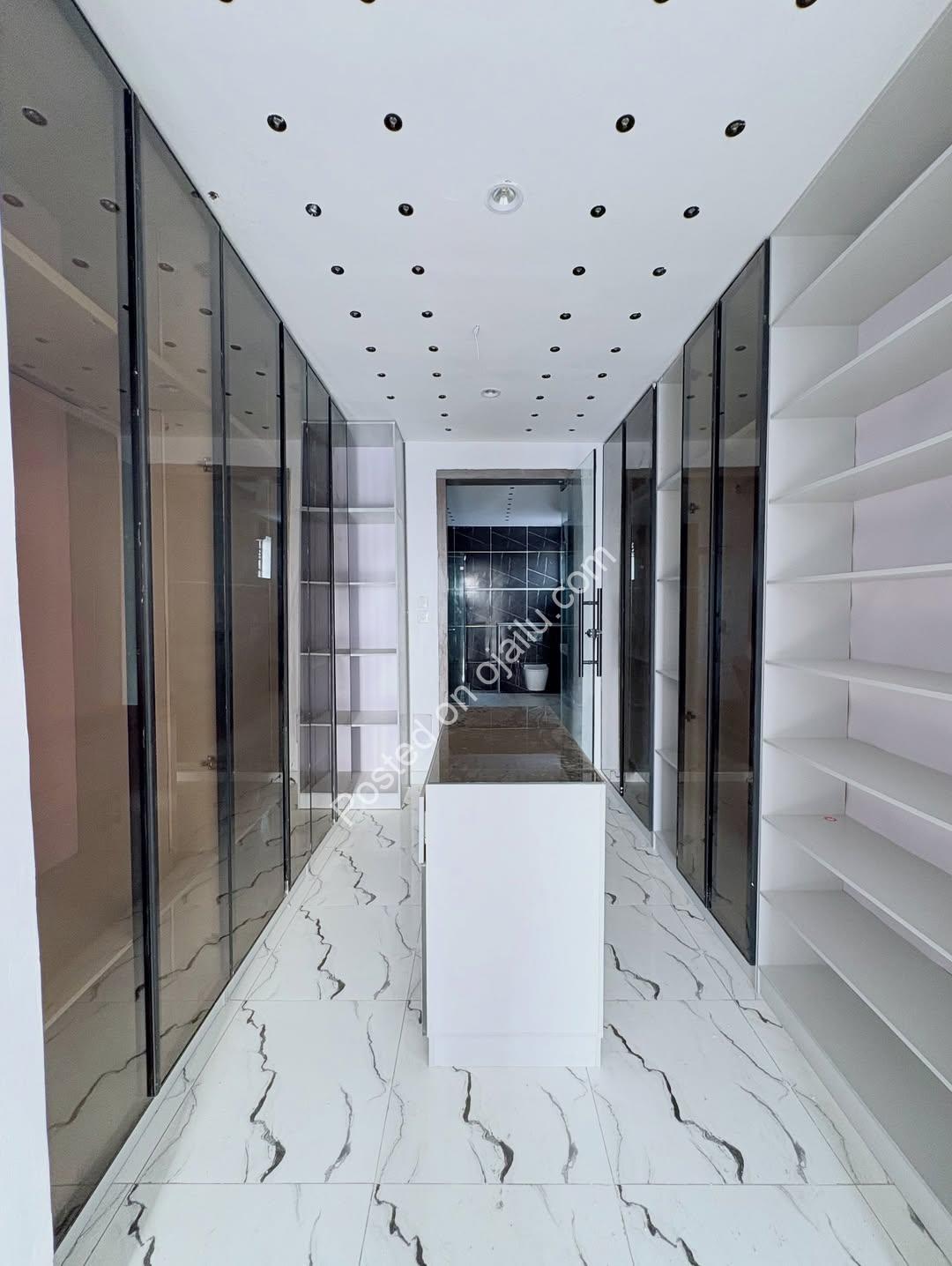 Sleek 5-Bed Duplex with Pool & Gym in Ikota