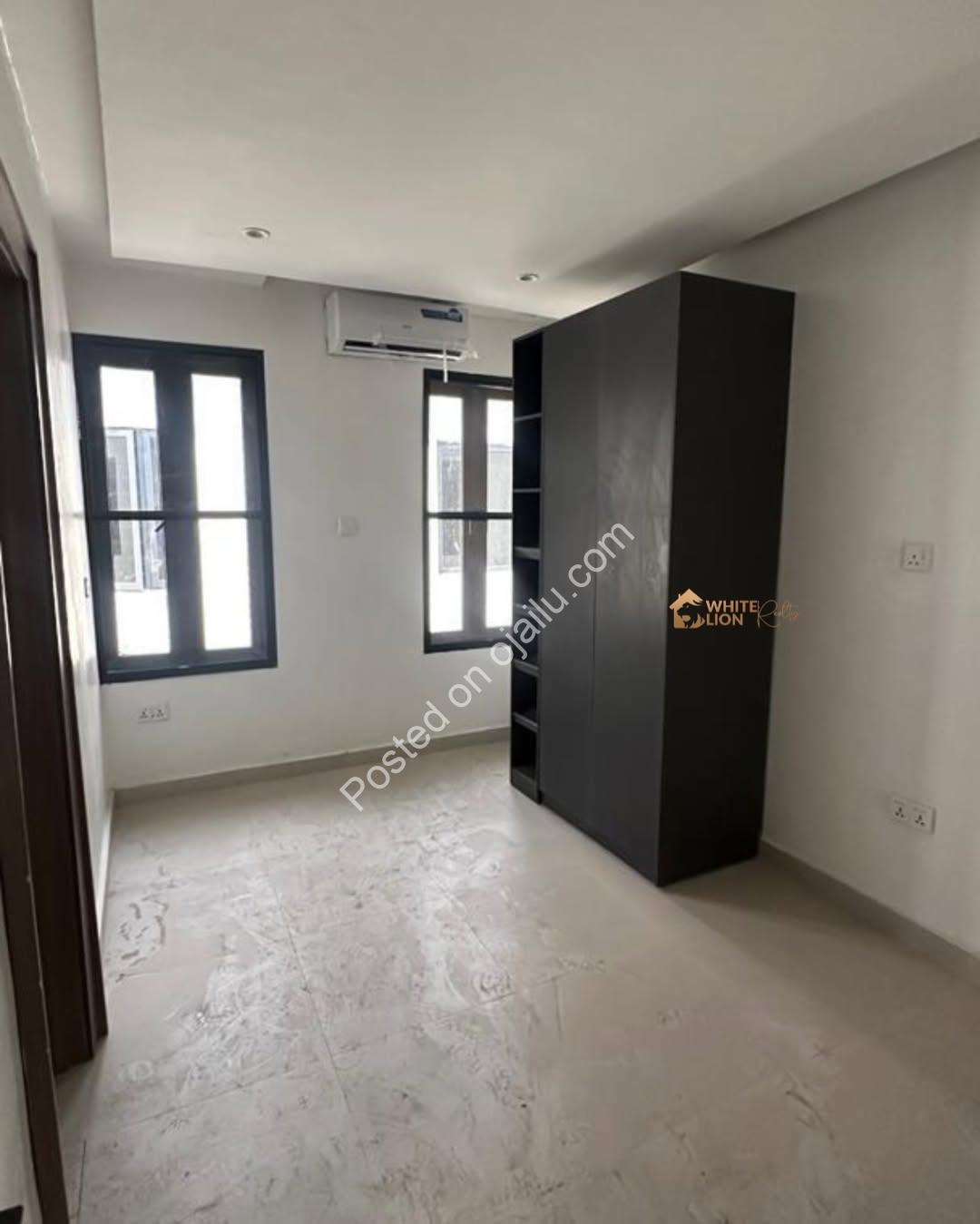 Lekki’s Finest: 4-Bed Terrace Duplex with Jacuzzi & C of O