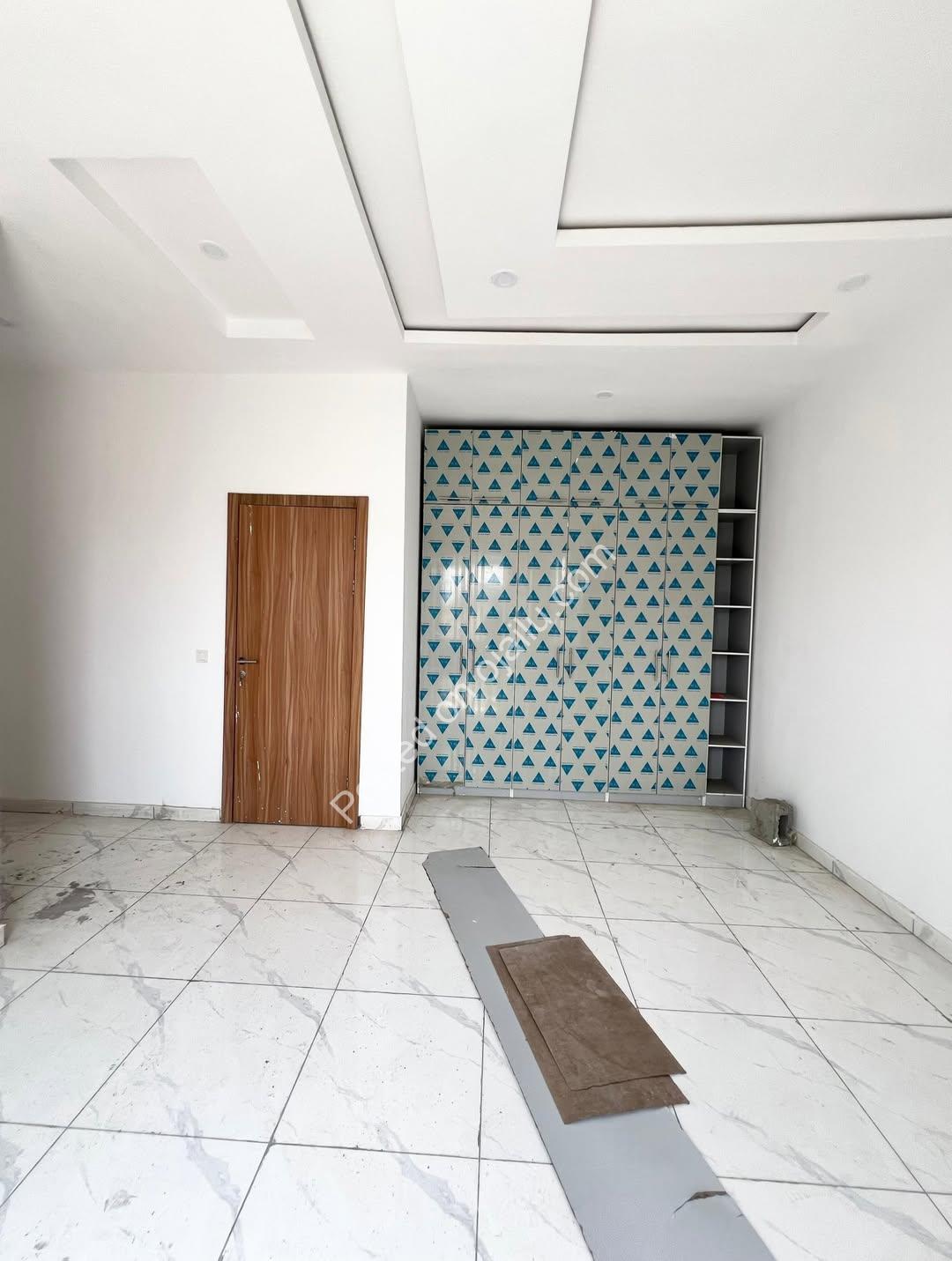 Dream Home Alert: 4-Bed Duplex with Jacuzzi in Lekki