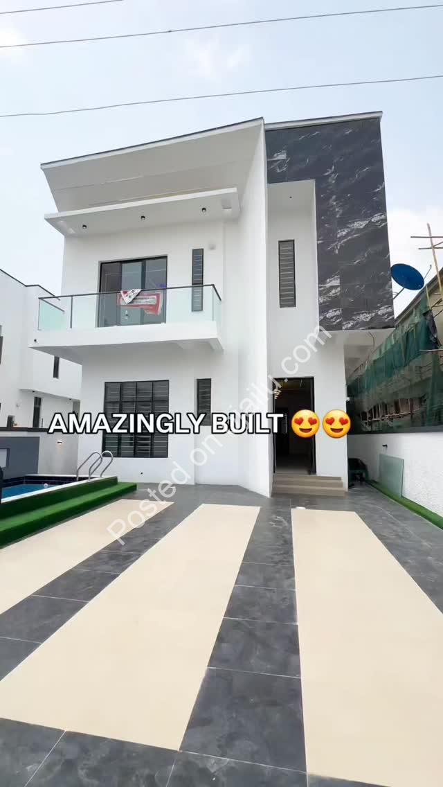 5-Bed Duplex with Pool & Full Furnishings in Gated Lekki Estate