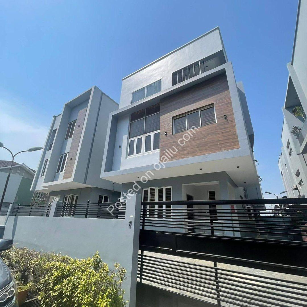 Lekki’s Masterpiece: 5-Bedroom Duplex with BQ & Smart Features