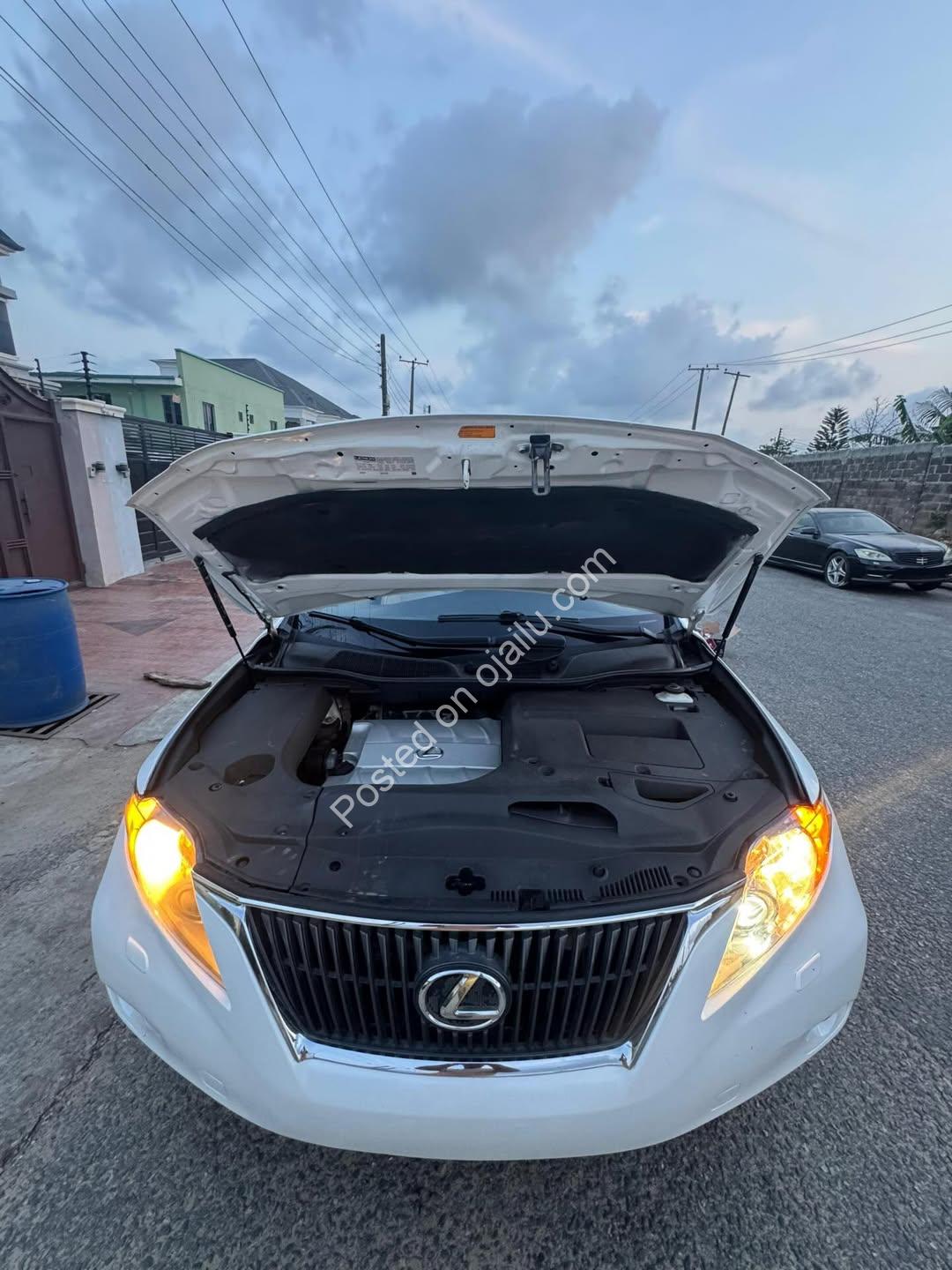 Affordable Luxury: 2011 Lexus RX350, Ready to Own