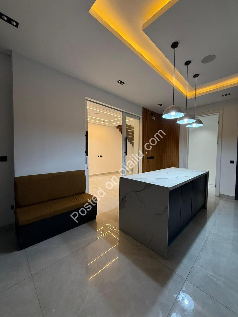 Modern Masterpiece in Cowrie Creek: 5-Bed Smart Home