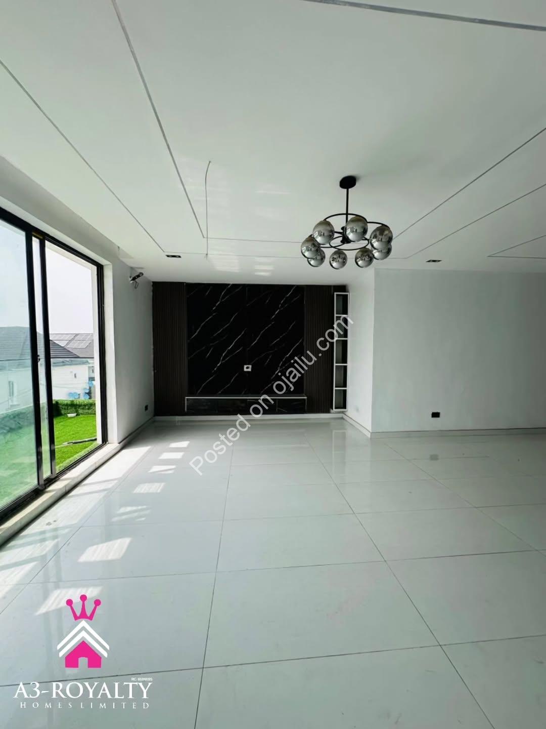 Luxury 5-Bed Duplex with Pool & Gym in Lekki