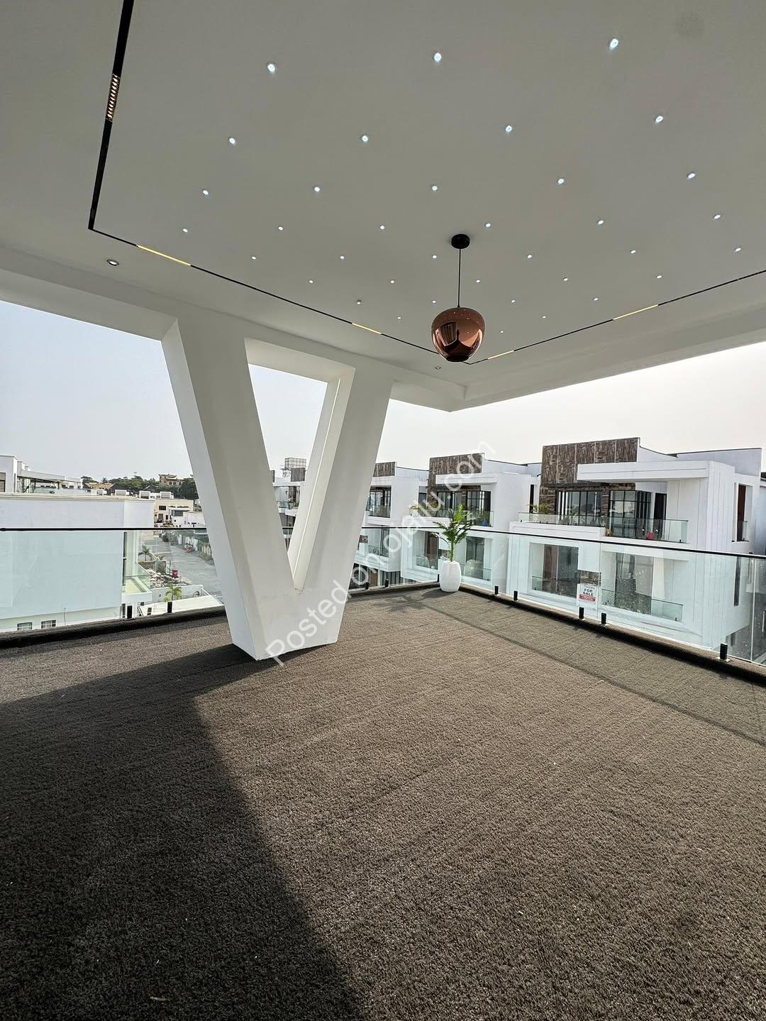 Exquisite 6-Bed Estate with Private Pool & Cinema in Lekki