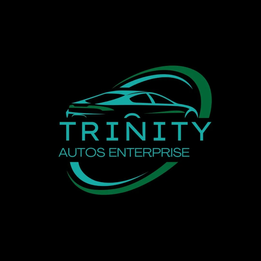 Sleek Black Camry SE: Tech & Luxury