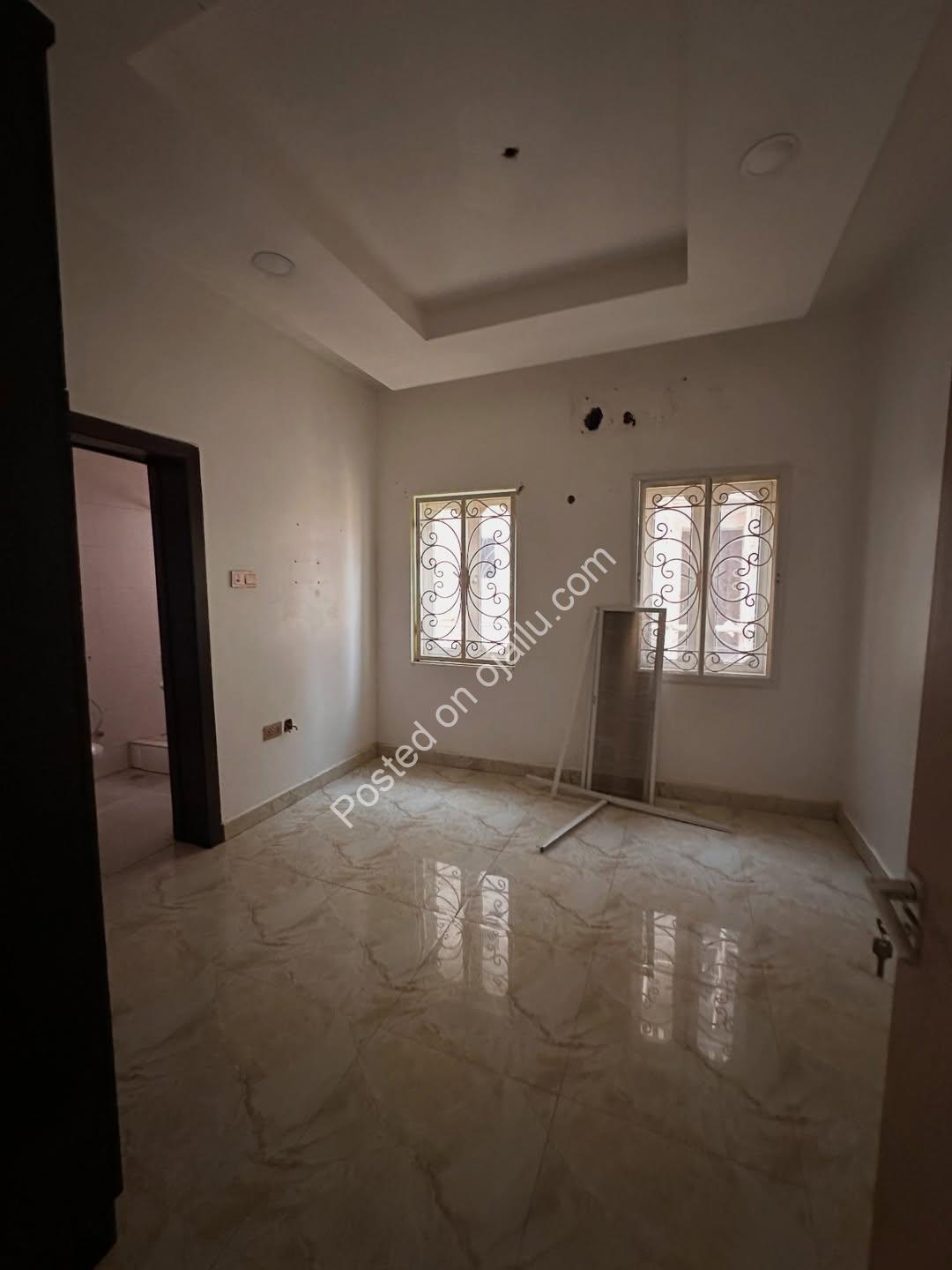 Top-Floor 3BR Haven in Serene Jahi