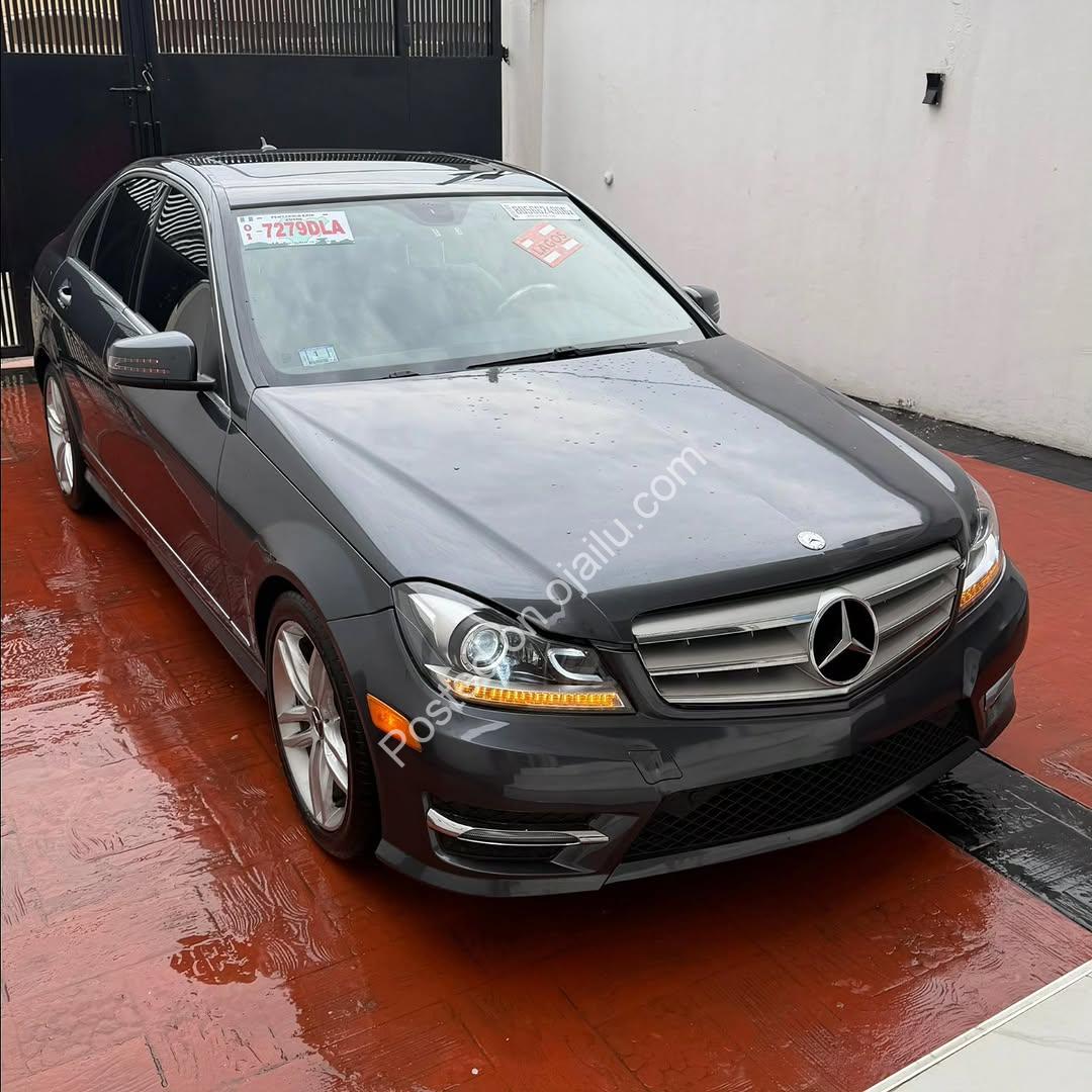 Immaculate 2005 Lexus ES330: Luxury & Value