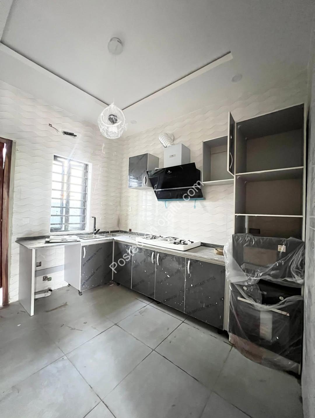 Dream Home Alert: 4-Bed Duplex with Jacuzzi in Lekki