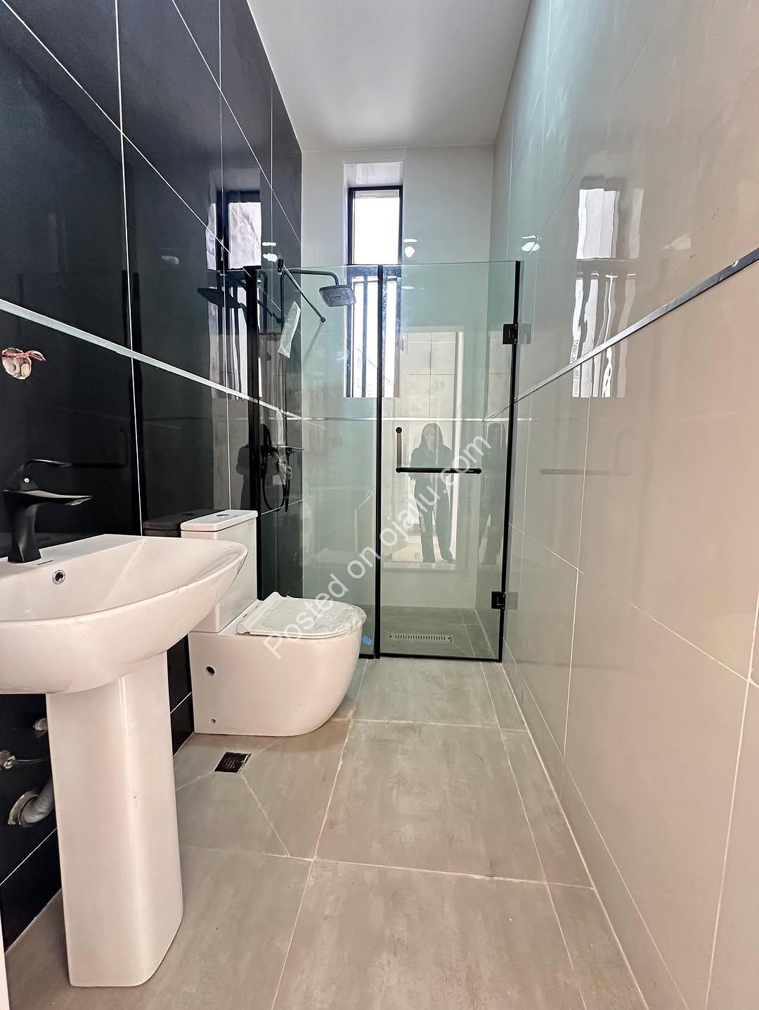 Lekki’s Finest: 4-Bedroom Smart Home in Orchid