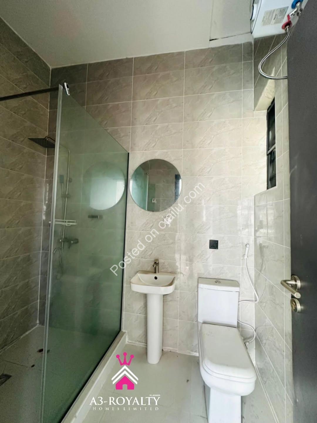 Move-In Ready 5-Bed Duplex in VGC Estate