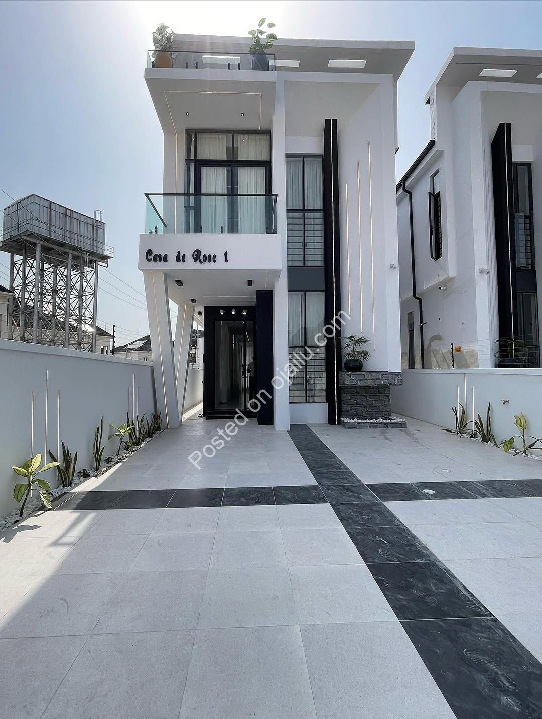 Lekki’s Modern 5-Bed Dulex with Pool & Views