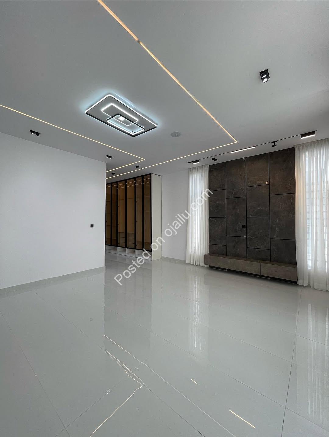 Lekki’s Modern 5-Bed Dulex with Pool & Views