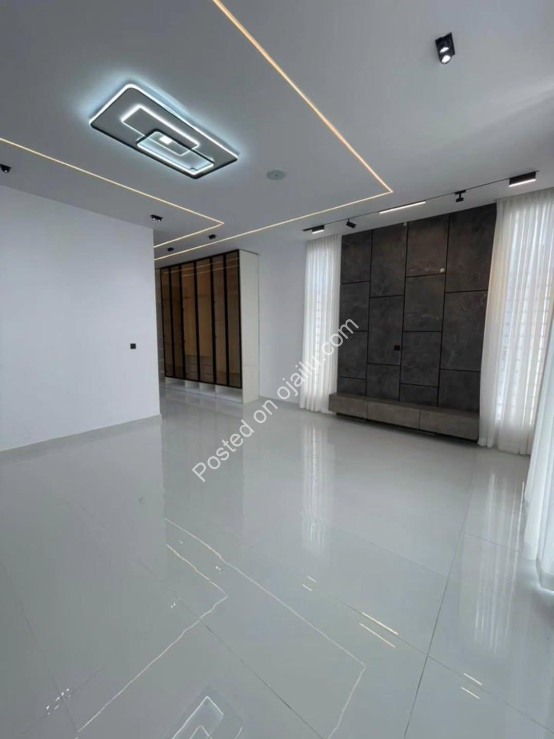 5-Bedroom Oasis with Pool & BQ in Prime Lekki