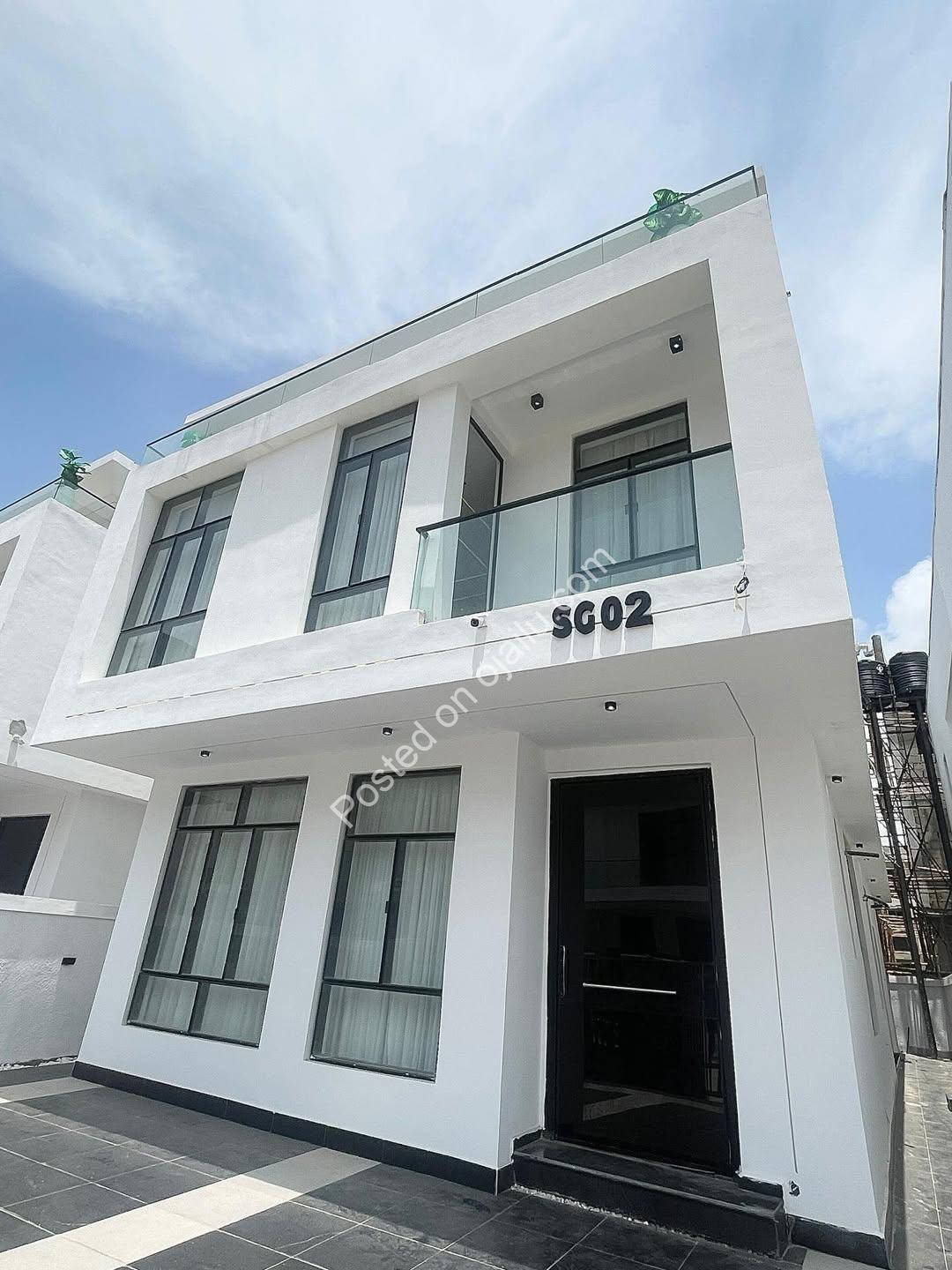 Exquisite 5-Bedroom Haven in Chevron’s Elite Estate