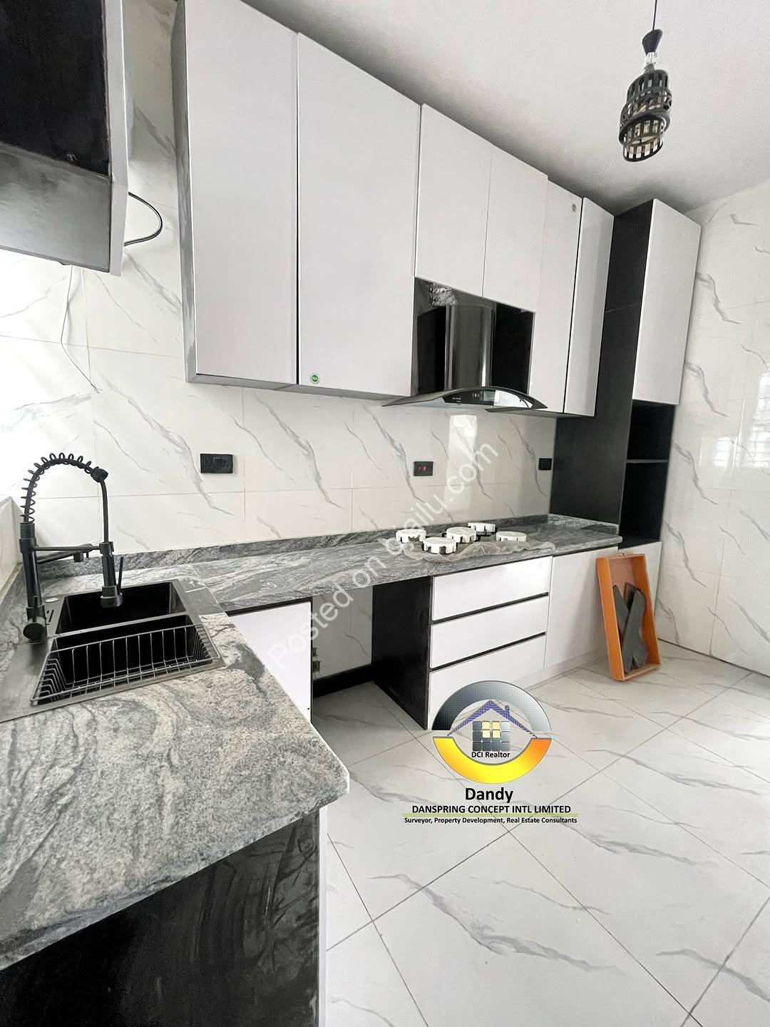 Lekki’s Finest: 4-Bedroom Ensuite Haven