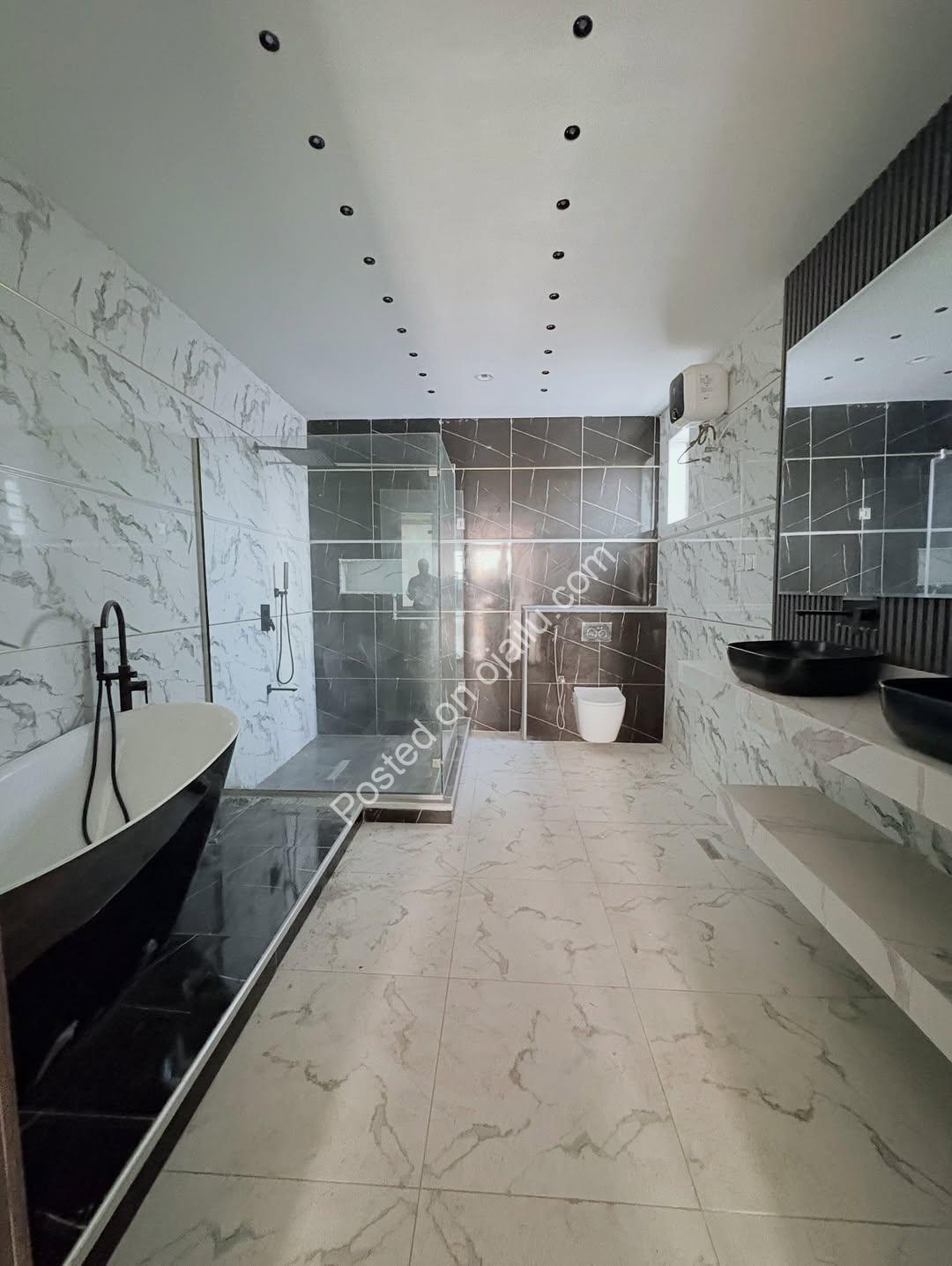 Sleek 5-Bed Duplex with Pool & Gym in Ikota