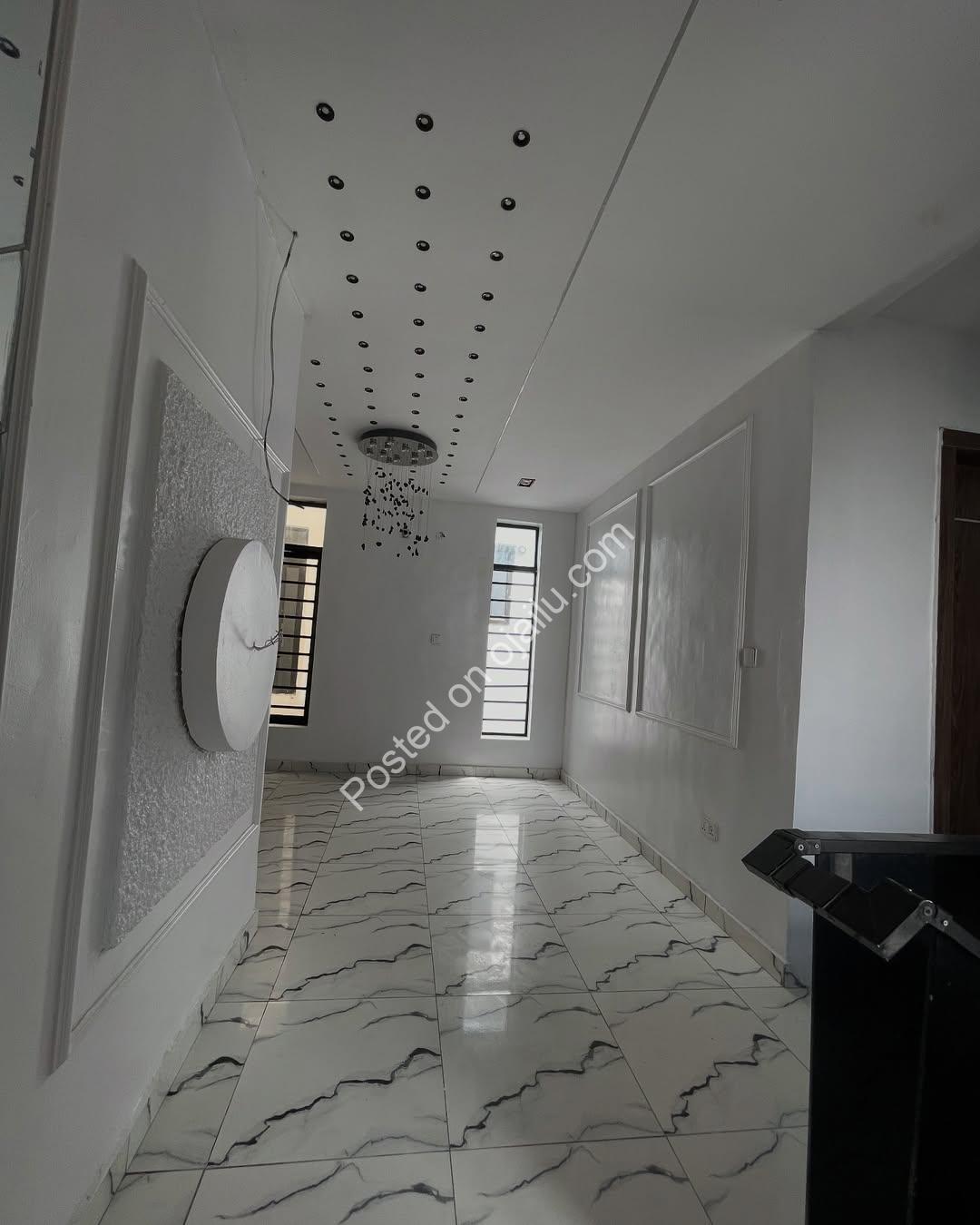 Exclusive 5-Bedroom Duplex with Pool & Jacuzzi in Ikota