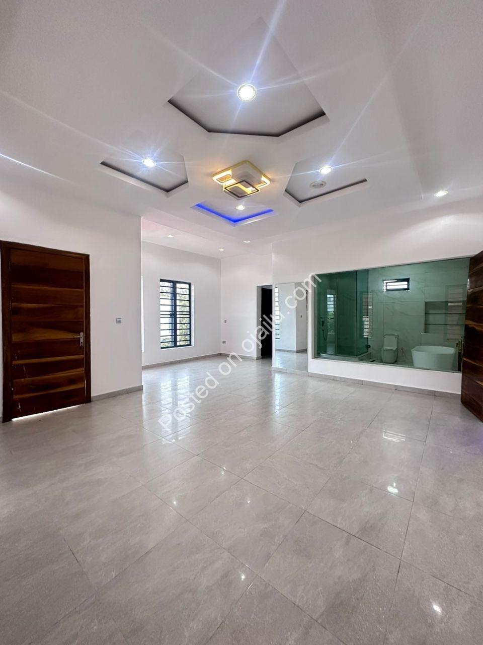 Spacious 4-Bedroom Haven with BQ in Gated Lekki Estate