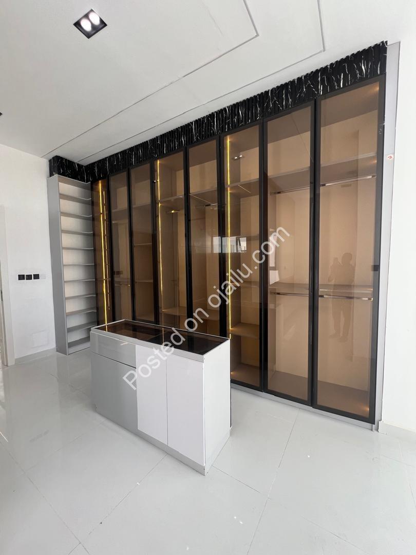 Lagos Luxury: 5-Bed Duplex with Resort-Style Pool