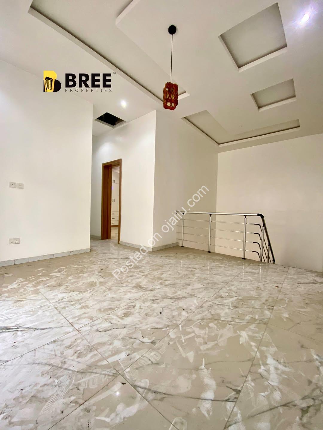 Majestic 5-Bed Ensuite Home with BQ in Ajah