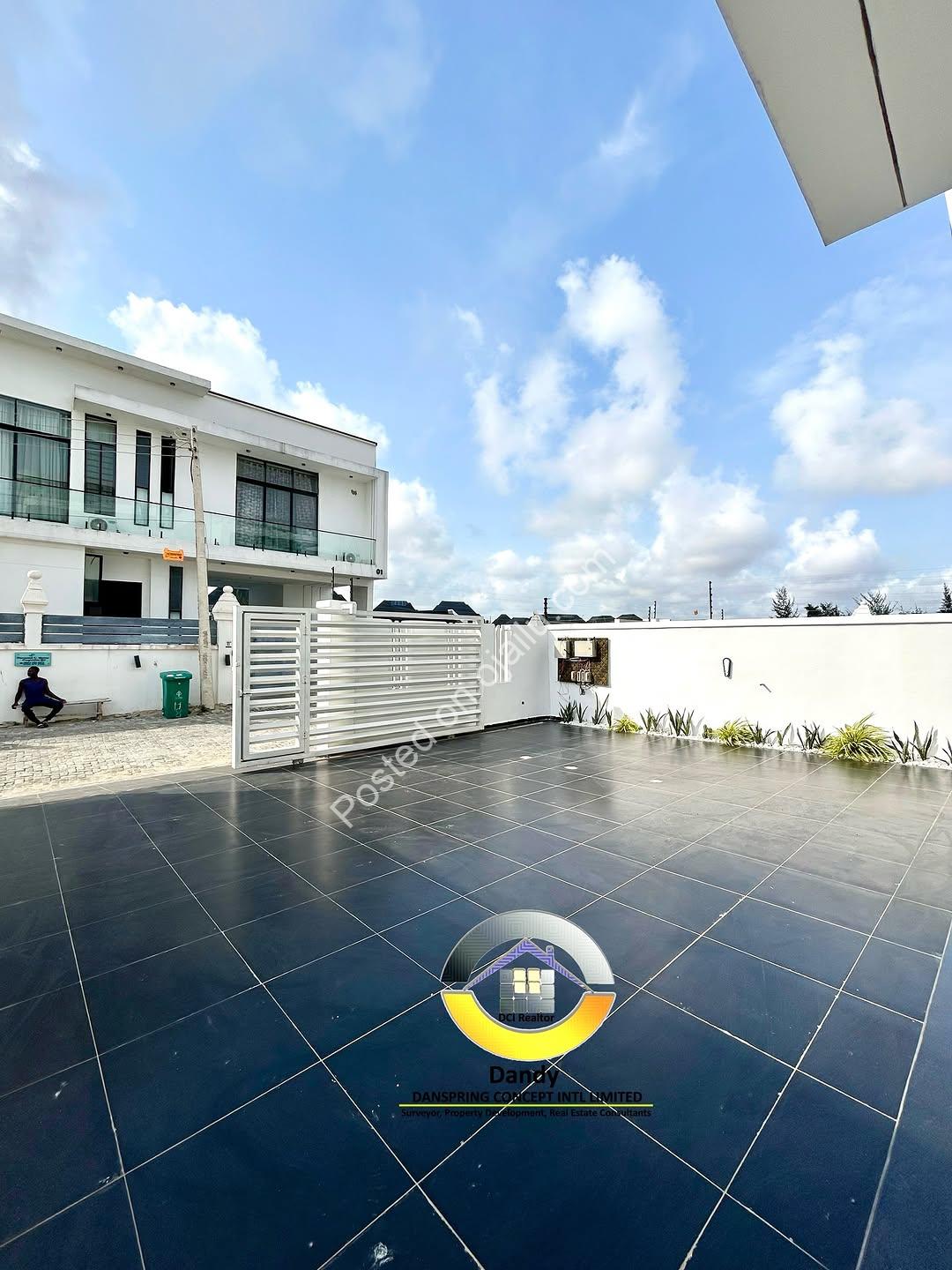 Lekki’s New 5-Bed Masterpiece with Resort-Style Pool